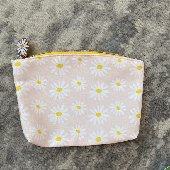 IPSY Makeup Lot - Picture 11 of 11